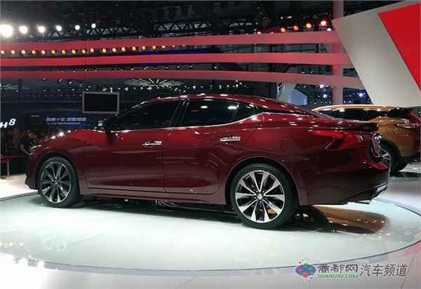 东风日产全新西玛车展发布 定位于中型车