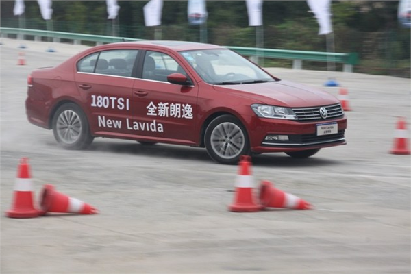 “逸”试到底 全新朗逸180TSI郑州试驾会