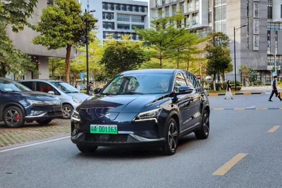 APP,造车新势力,量产车交车,蔚来ES8,小鹏汽车 APP,造车新势力,量产车交车,蔚来ES8,小鹏汽车