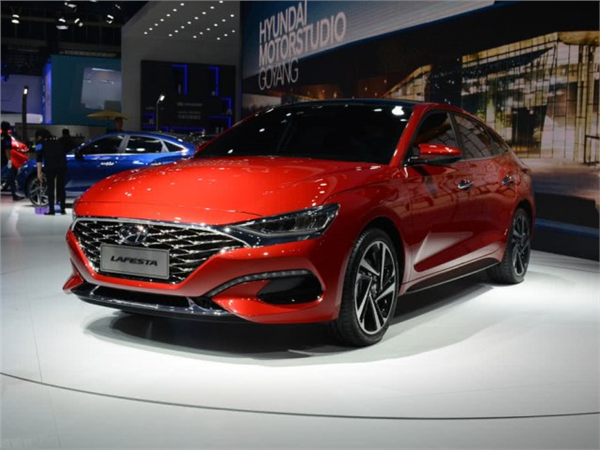 羡慕这些年轻人 年纪轻轻就可以拥有一台合资轿跑